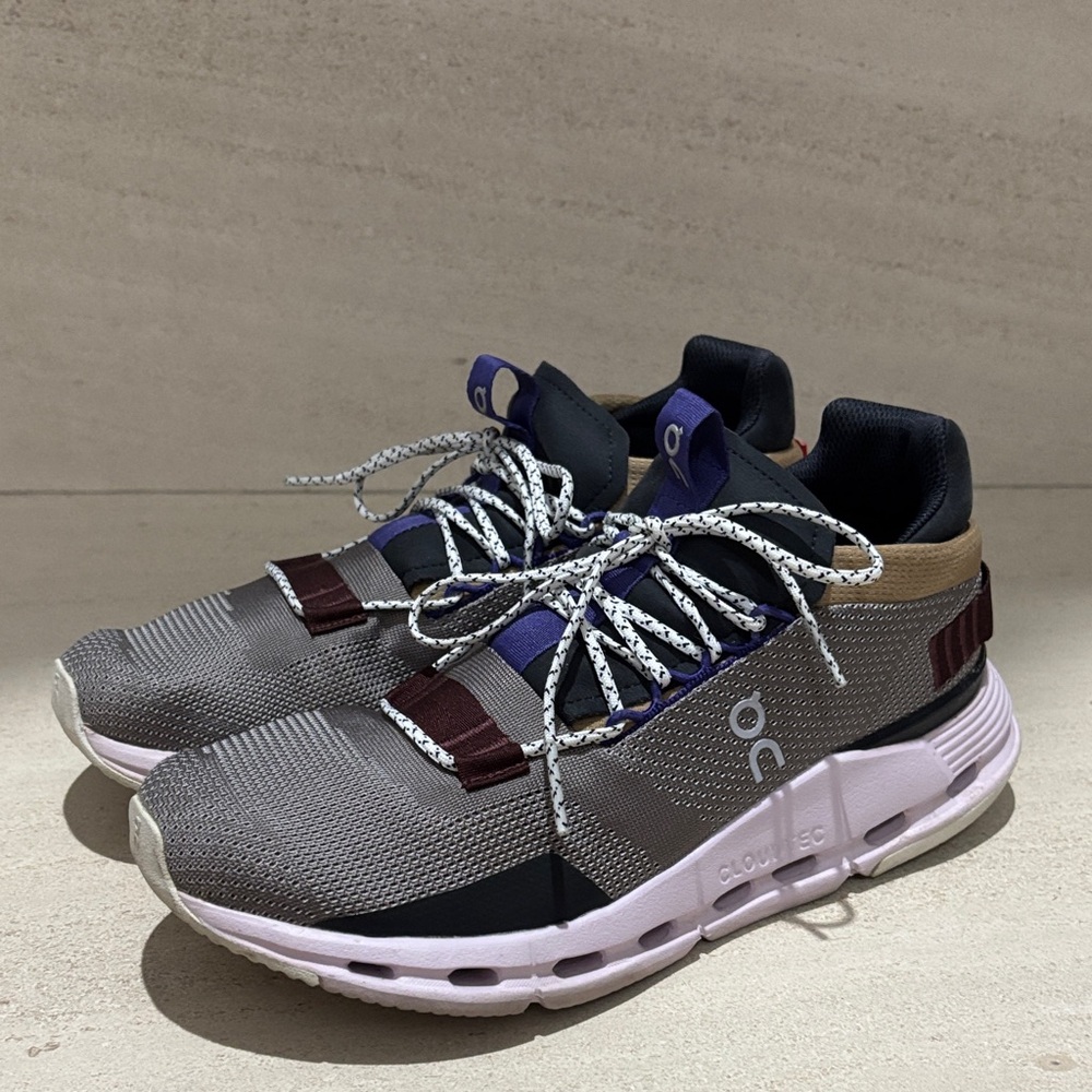 ON CLOUDNOVA SNEAKERS